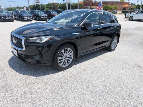 2023 INFINITI QX50 LUXE