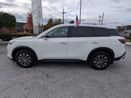 2022 INFINITI QX60 PURE