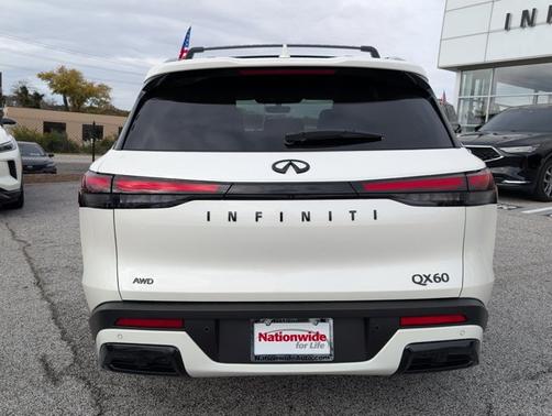 2025 INFINITI QX60 LUXE