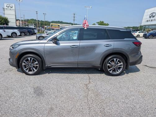 2022 INFINITI QX60 LUXE