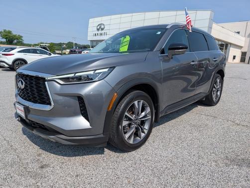 2022 INFINITI QX60 LUXE
