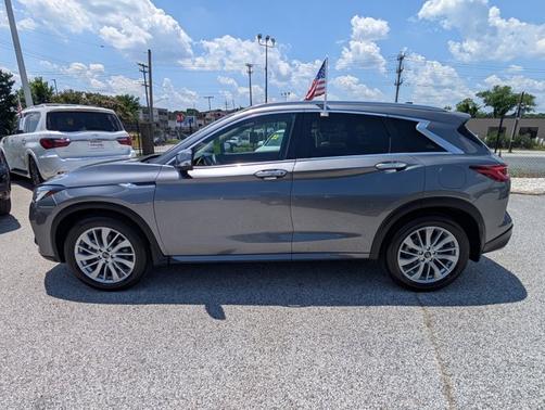 2023 INFINITI QX50 LUXE