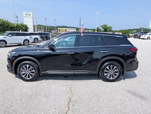 2022 INFINITI QX60 PURE