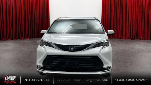 2024 Toyota Sienna XLE