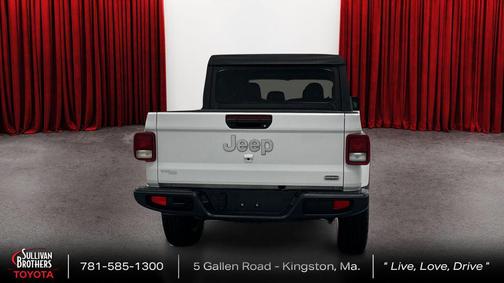 2021 Jeep Gladiator Overland