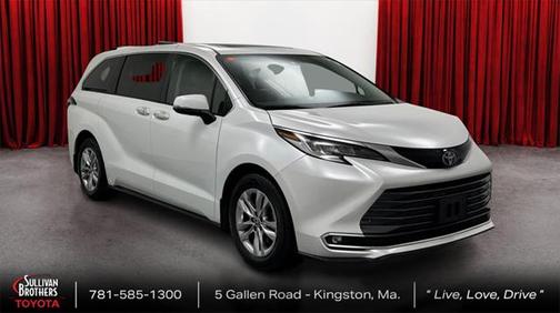 2022 Toyota Sienna Limited 7-Passenger