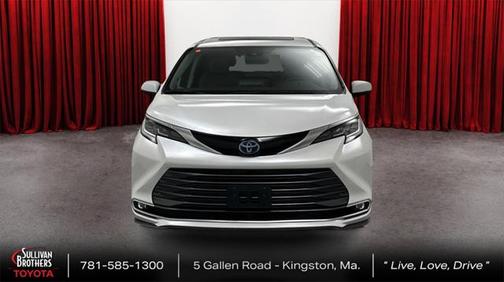 2022 Toyota Sienna Limited 7-Passenger