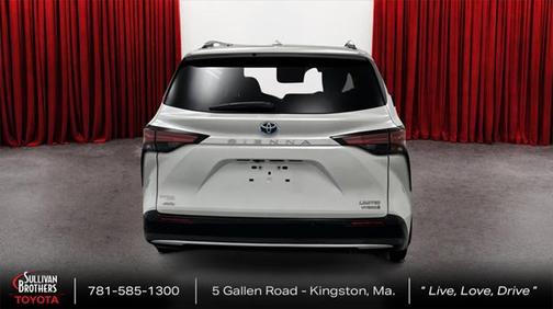 2022 Toyota Sienna Limited 7-Passenger