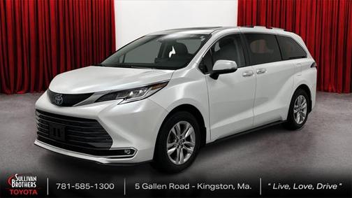 2022 Toyota Sienna Limited 7-Passenger