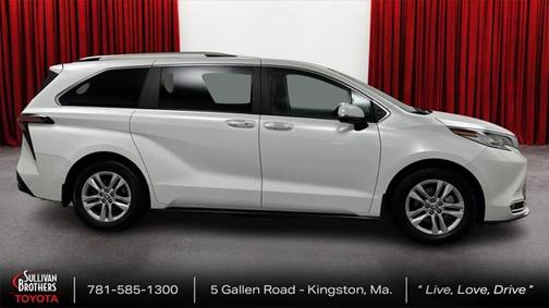 2022 Toyota Sienna Limited 7-Passenger