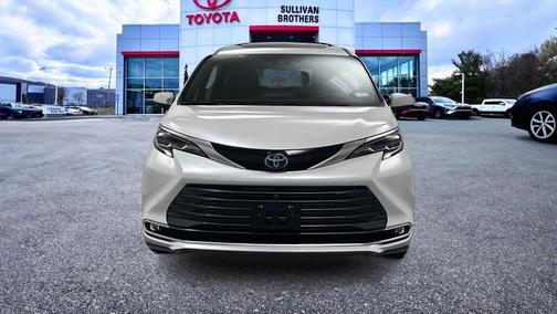 2024 Toyota Sienna Platinum