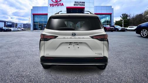 2024 Toyota Sienna Platinum