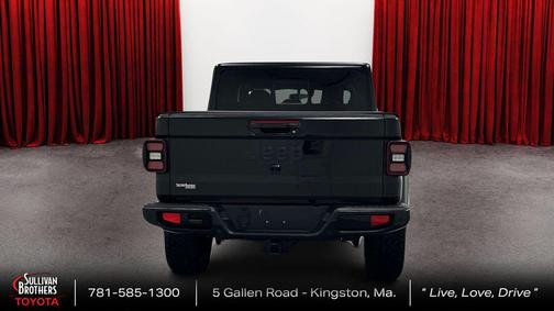 Black Clearcoat 2022 Jeep Gladiator High Altitude 4x4