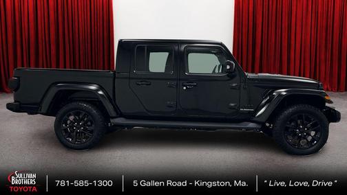 Black Clearcoat 2022 Jeep Gladiator High Altitude 4x4