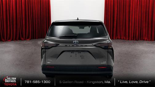 2023 Toyota Sienna LE