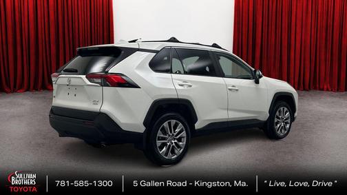 Blizzard Pearl 2022 Toyota RAV4 XLE Premium