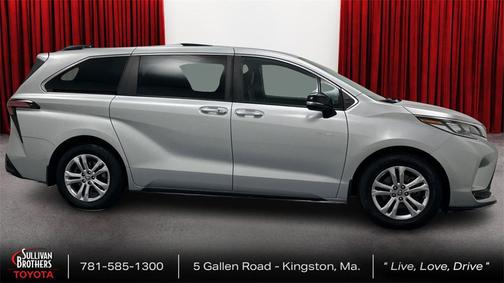 2023 Toyota Sienna XSE 7 Passenger