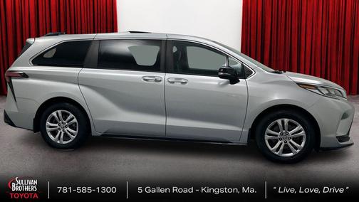 2023 Toyota Sienna XSE 7 Passenger