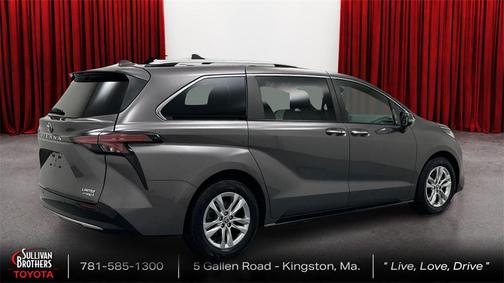2023 Toyota Sienna Limited 7-Passenger