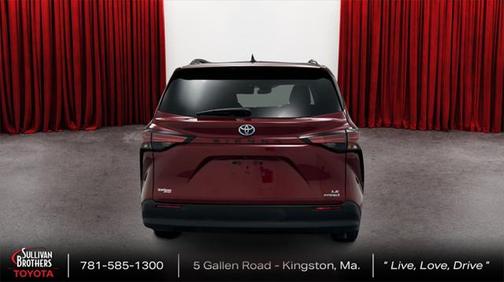 2022 Toyota Sienna LE