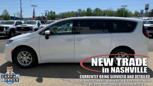 Bright White Clearcoat 2023 Chrysler Pacifica Touring L