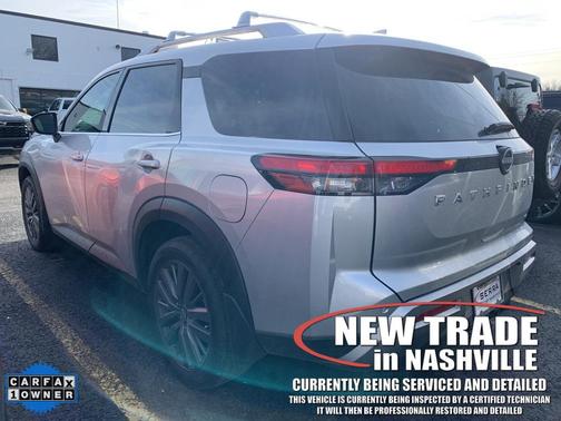 2024 Nissan Pathfinder SL FWD