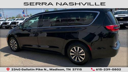 Brilliant Black Crystal Pearlcoat 2024 Chrysler Pacifica Hybrid Select