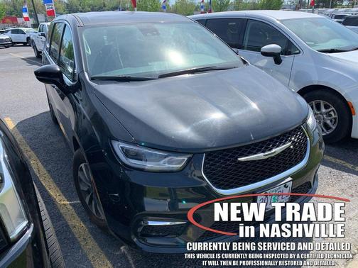 Brilliant Black Crystal Pearlcoat 2024 Chrysler Pacifica Hybrid Select