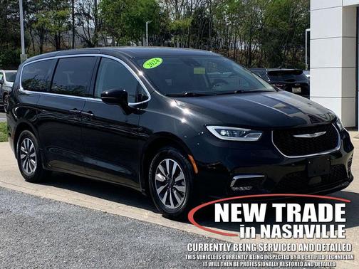Brilliant Black Crystal Pearlcoat 2024 Chrysler Pacifica Hybrid Select