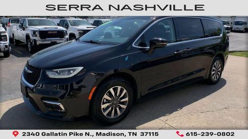 Brilliant Black Crystal Pearlcoat 2024 Chrysler Pacifica Hybrid Select