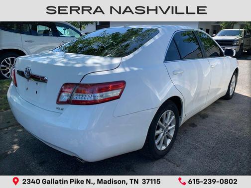 Super White 2010 Toyota Camry XLE
