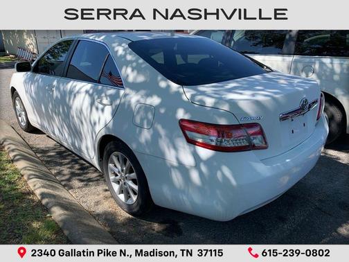 Super White 2010 Toyota Camry XLE
