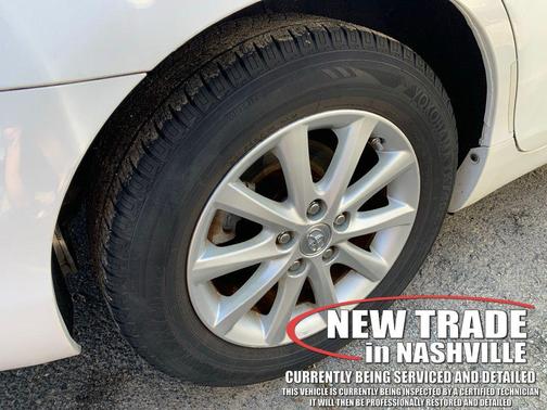Super White 2010 Toyota Camry XLE