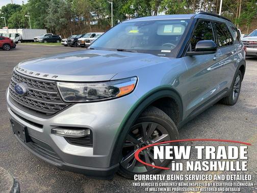 Iconic Silver Metallic 2022 Ford Explorer XLT