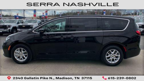 Diamond Black Crystal Pearlcoat 2024 Chrysler Pacifica Touring L