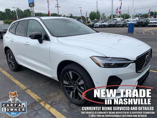 Crystal White Metallic 2026 Volvo XC60 B5 Plus
