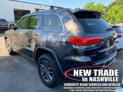 Granite Crystal Metallic Clearcoat 2017 Jeep Grand Cherokee Limited