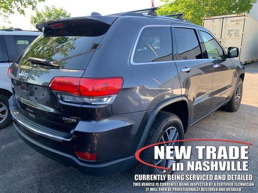 Granite Crystal Metallic Clearcoat 2017 Jeep Grand Cherokee Limited