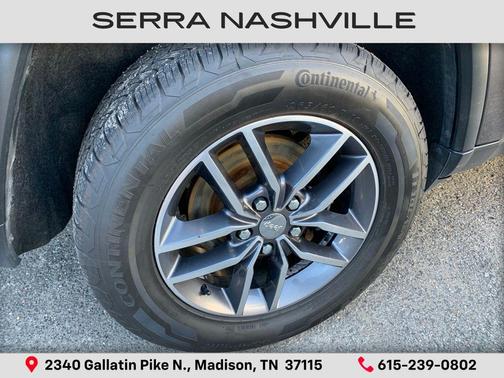Granite Crystal Metallic Clearcoat 2017 Jeep Grand Cherokee Limited