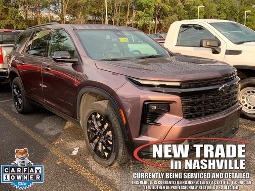 Stardust Metallic 2024 Chevrolet Traverse LT