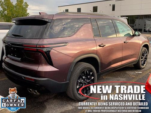 Stardust Metallic 2024 Chevrolet Traverse LT