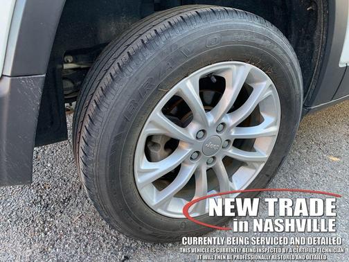 Bright White Clearcoat 2020 Jeep Cherokee Latitude