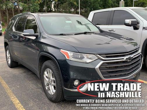 Graphite Metallic 2021 Chevrolet Traverse LT