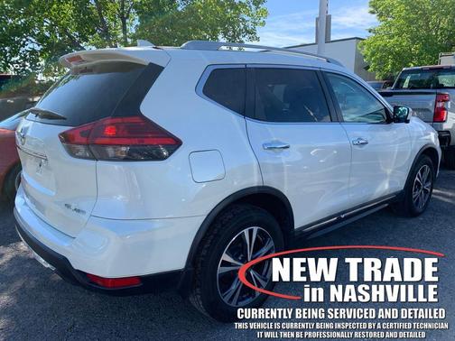 Pearl White 2017 Nissan Rogue SL