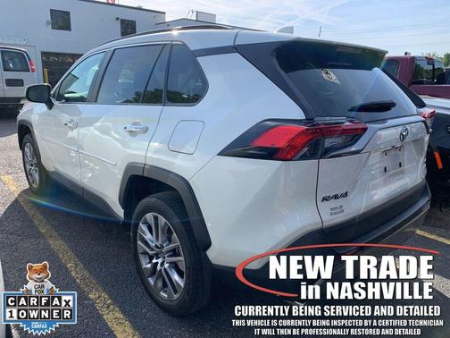 Blizzard Pearl 2022 Toyota RAV4 Limited