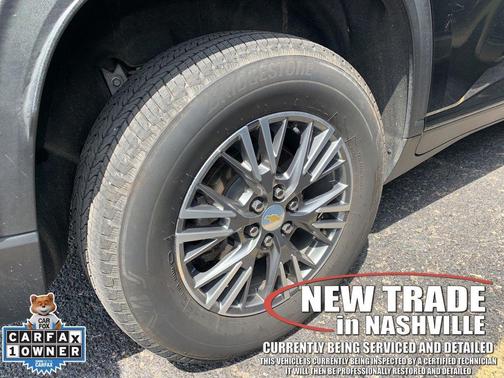 Mosaic Black Metallic 2025 Chevrolet Traverse LT