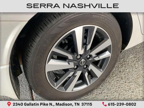 Aspen White TriCoat Pearl 2021 Nissan Versa 1.6 SV