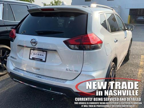 Pearl White 2017 Nissan Rogue SL