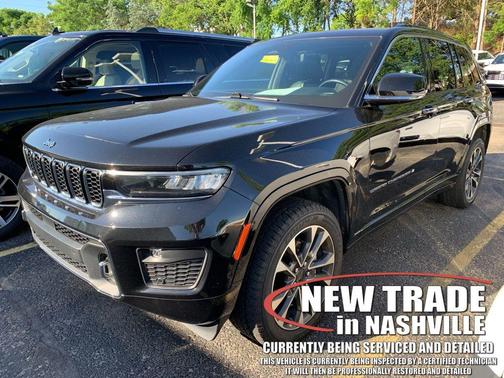 Diamond Black Crystal Pearlcoat 2022 Jeep Grand Cherokee Overland