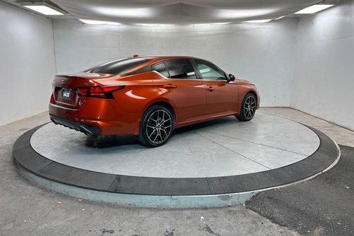 2022 Nissan Altima SR Intelligent AWD